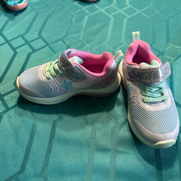 Toddler Girl. Size 9 shoes. NWOT - Picture 2 of 3